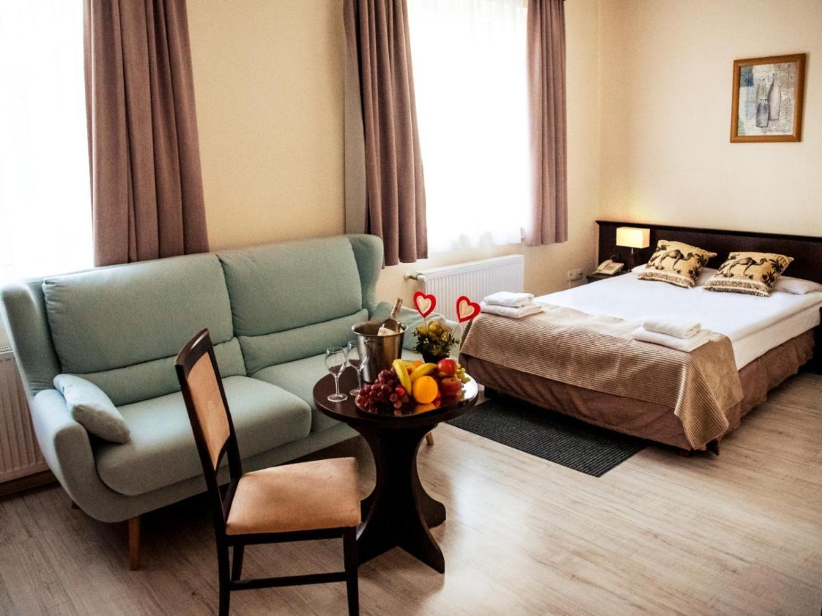 Hotel Feniks Gniezno Luaran gambar