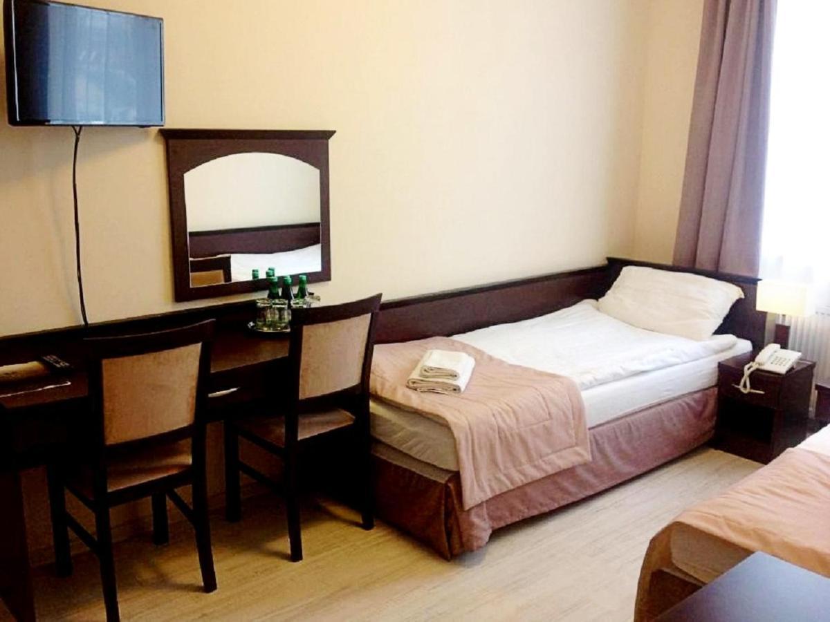 Hotel Feniks Gniezno Luaran gambar