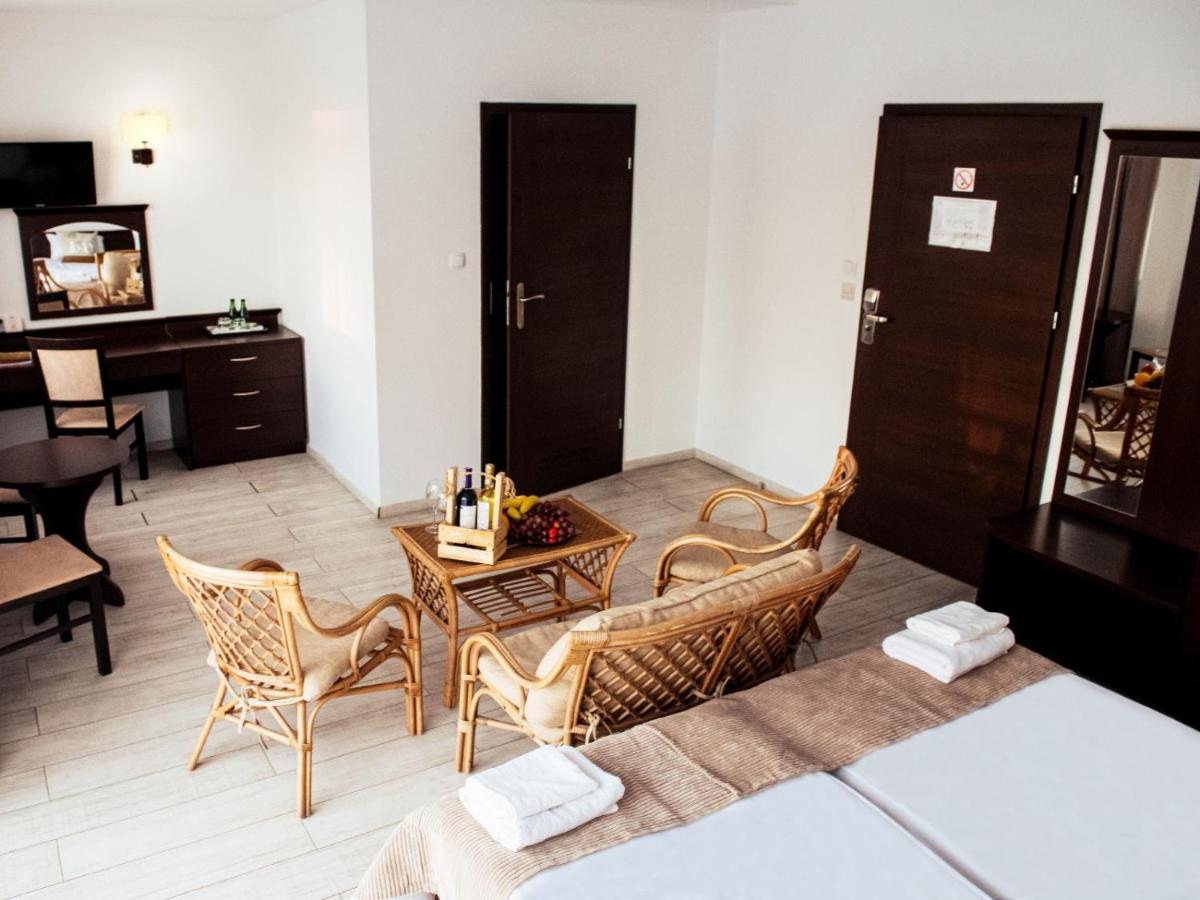 Hotel Feniks Gniezno Luaran gambar
