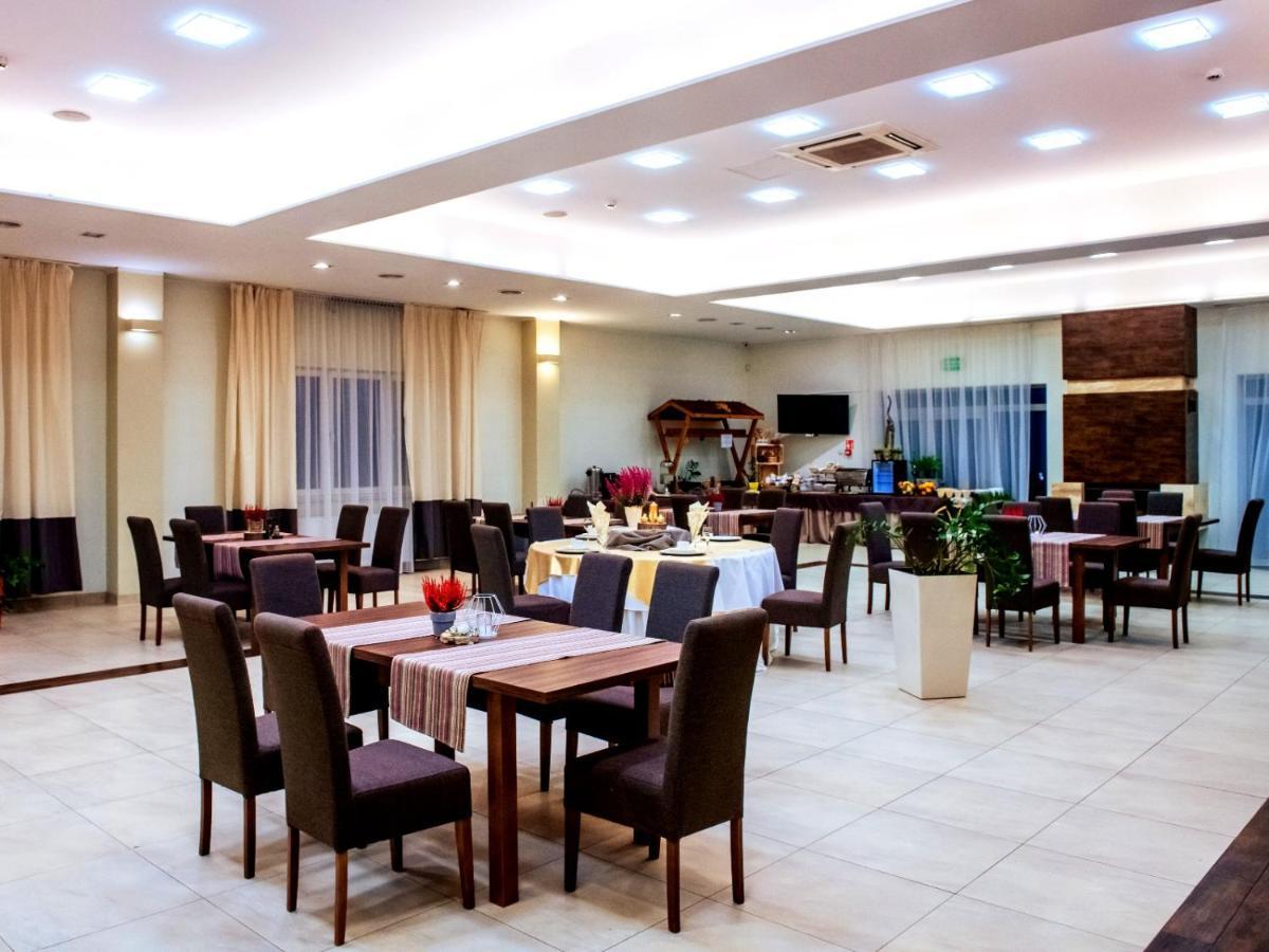 Hotel Feniks Gniezno Luaran gambar