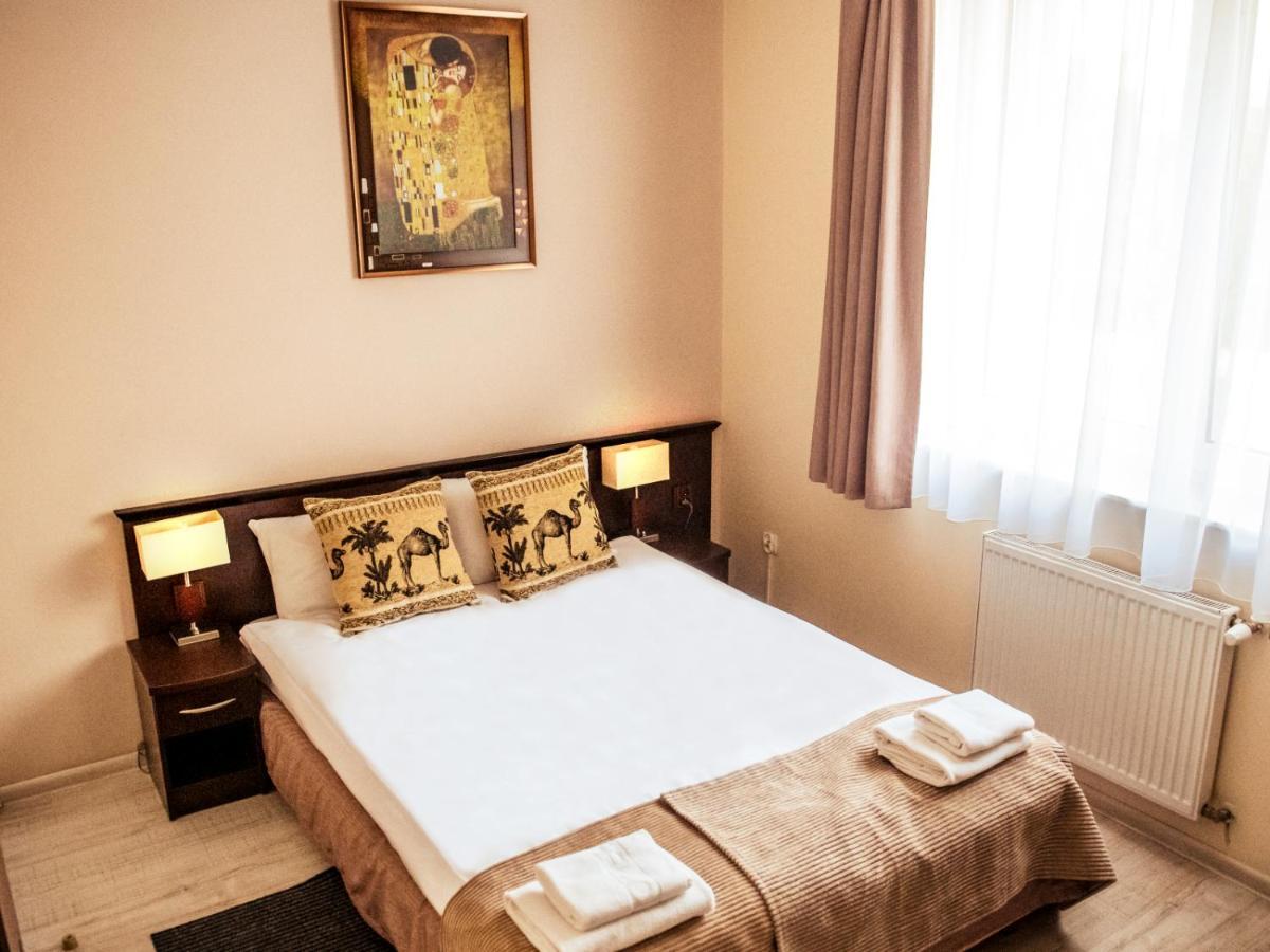 Hotel Feniks Gniezno Luaran gambar