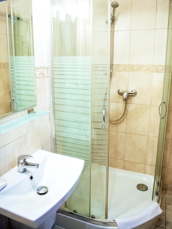 Hotel Feniks Gniezno Luaran gambar