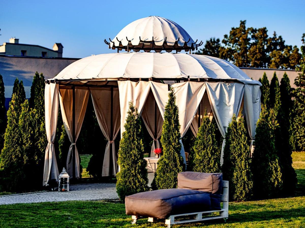 Hotel Feniks Gniezno Luaran gambar
