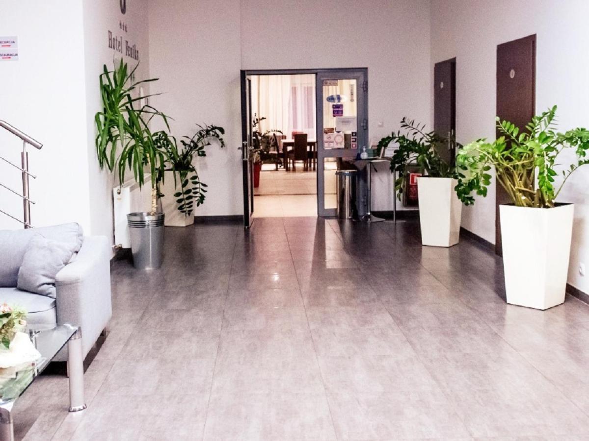 Hotel Feniks Gniezno Luaran gambar