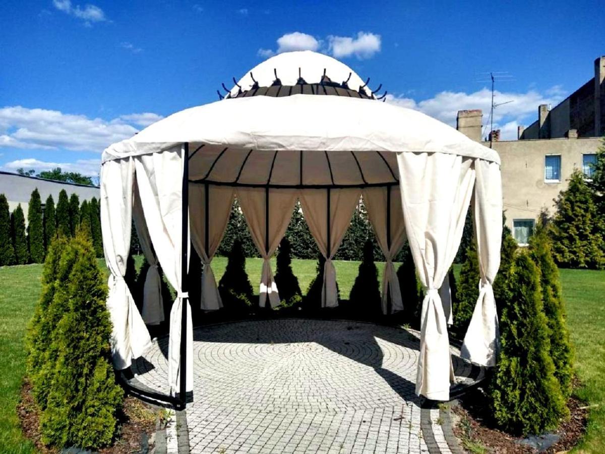 Hotel Feniks Gniezno Luaran gambar
