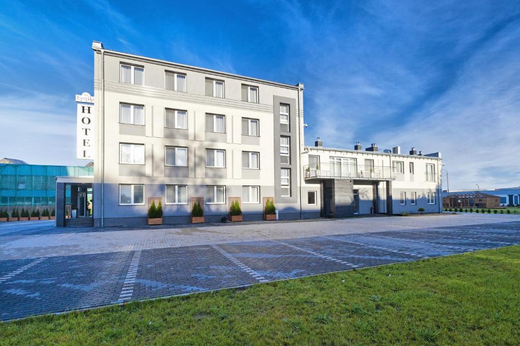 Hotel Feniks Gniezno Luaran gambar